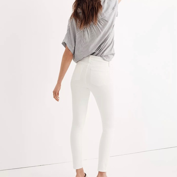 NWT! Taller 9" Mid-Rise Skinny Jeans - 36 taller - Picture 4 of 5